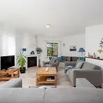 فيلة Casa Carob