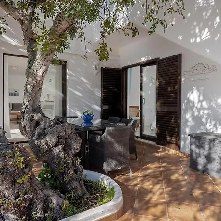 Casa Carob