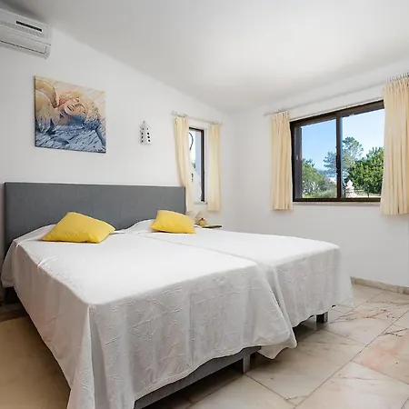 Casa Carob לגואה